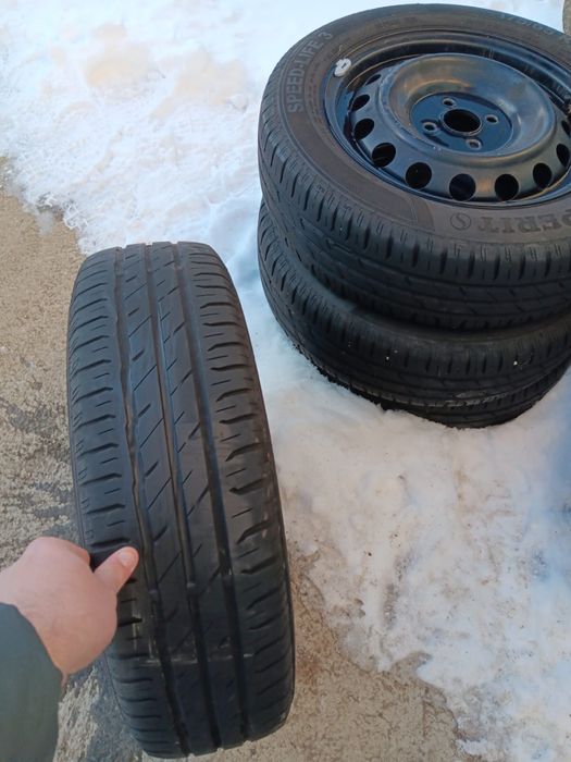 Vănd 4 anvelope de vară 175/65 R 15 H