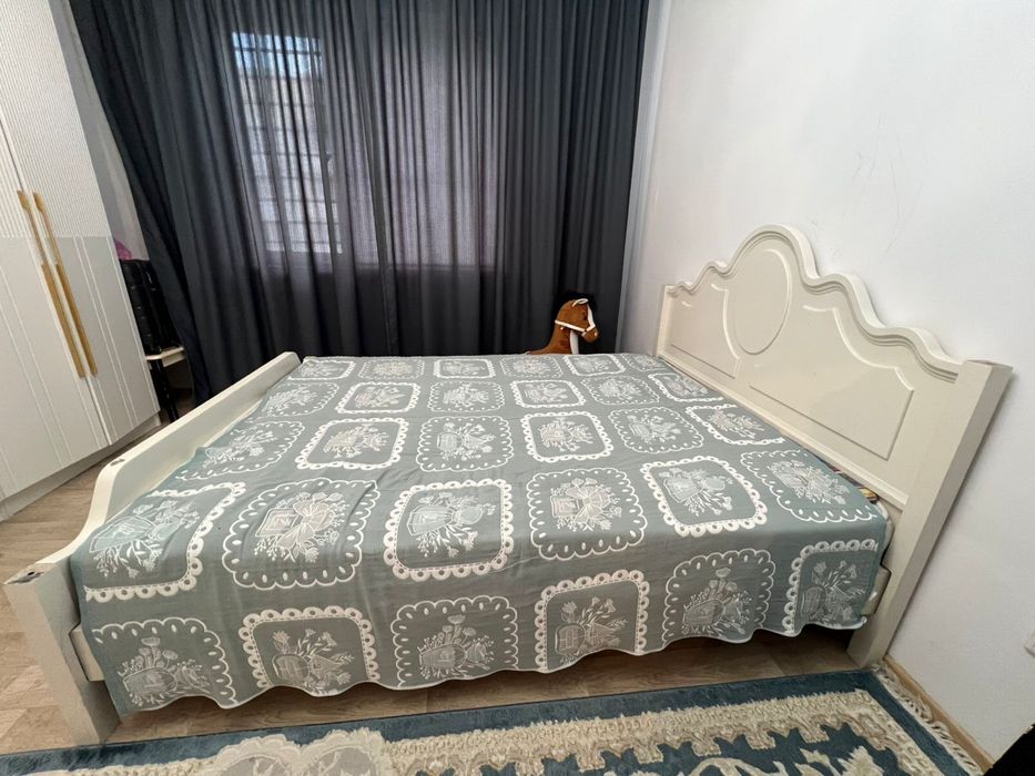 Спальная кровать