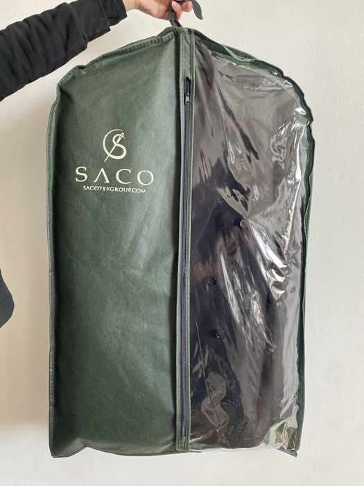 В срочной Продаже Костюм