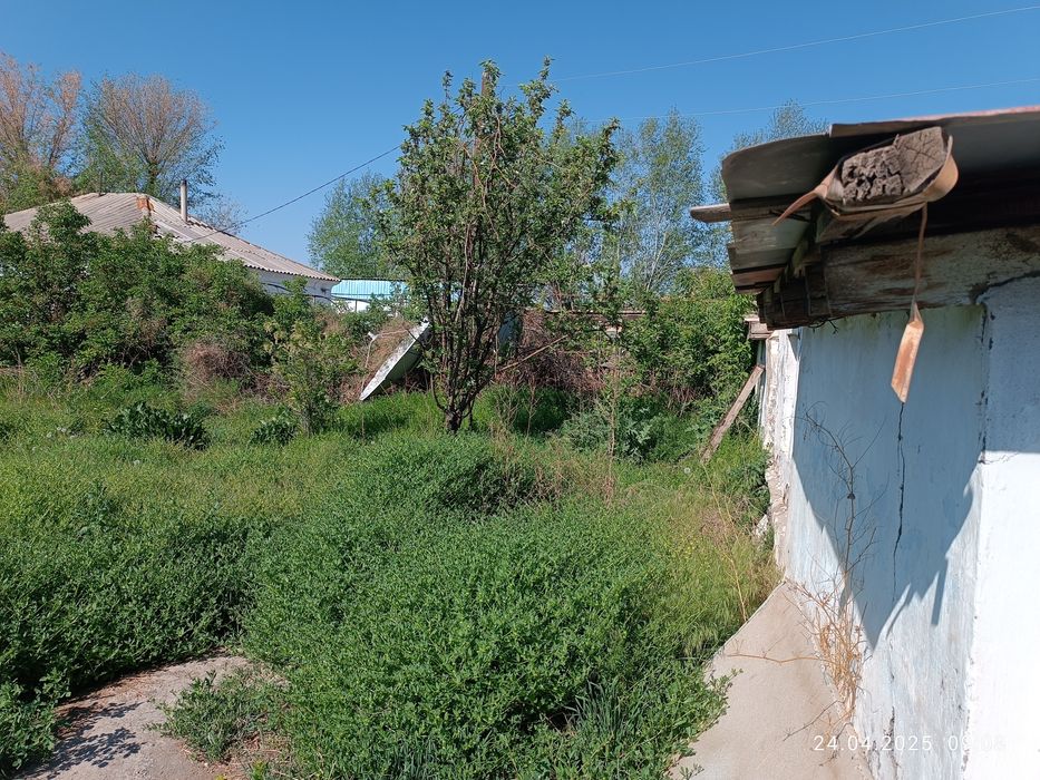 Продается частный дом , возле речки , в районе городка