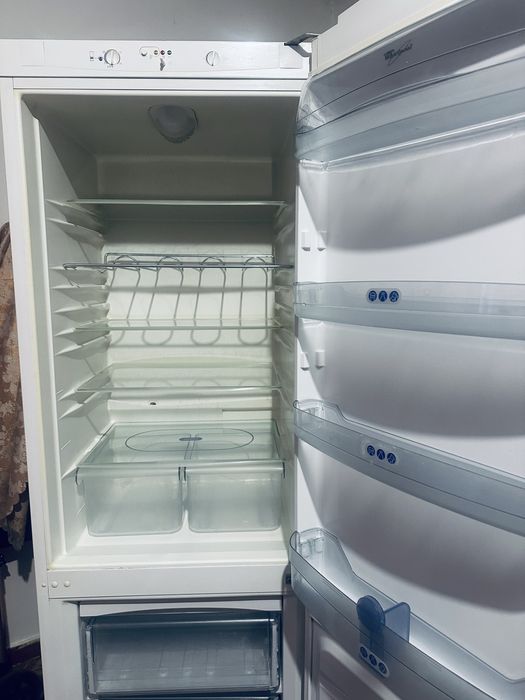 Combina frigorifica Whirlpool