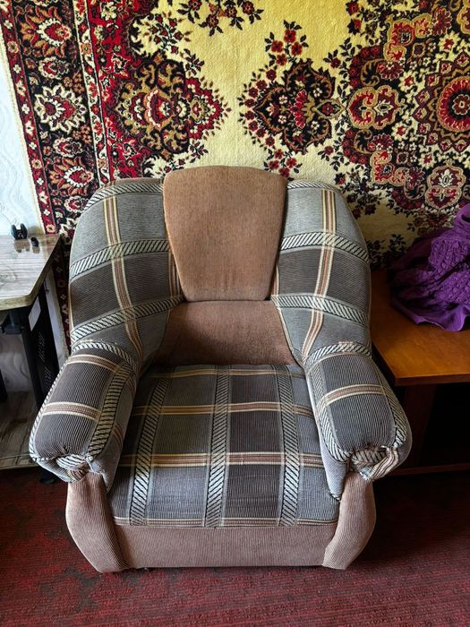 Продам 2 кресла недорого