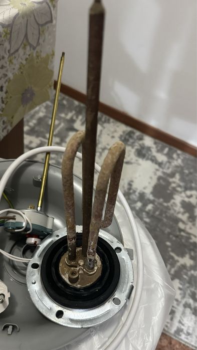 Продается аристон для запчасти