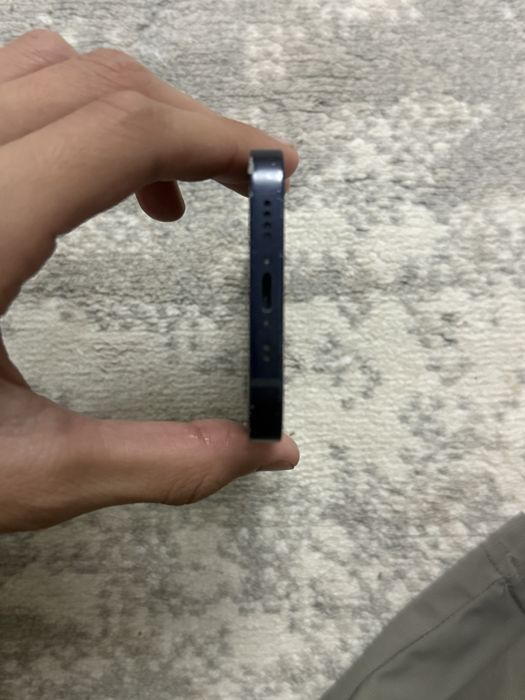 iPhone 12 мини   .
