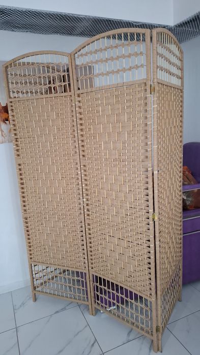 Зеркало, 20тыс,маникюр 10тыс,педикюр кресло 15тыс,ширма 10 тыс.