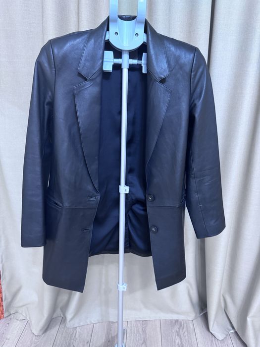 Продам кожаный пиджак Massimo Dutti