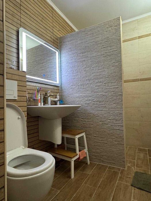 Тристаен апартамент в комплекс перла + кладовка