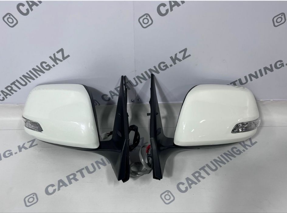 Зеркало в сборе на Land Cruiser 200
