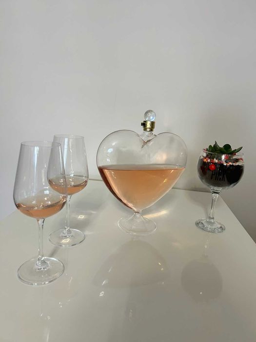 Стъклена бутилка във формата на сърце!