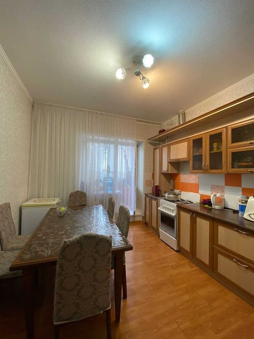 Продам 2 ком квартиру 85 кв м!