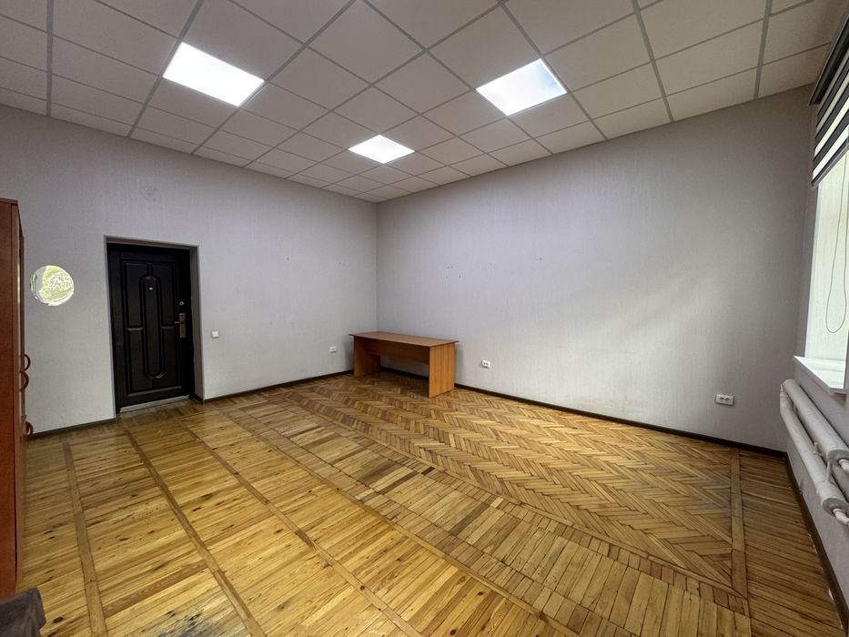 Аренда офиса ЦЕНТР Шота Руставели парк Бобура  28, и 68 кв.м.