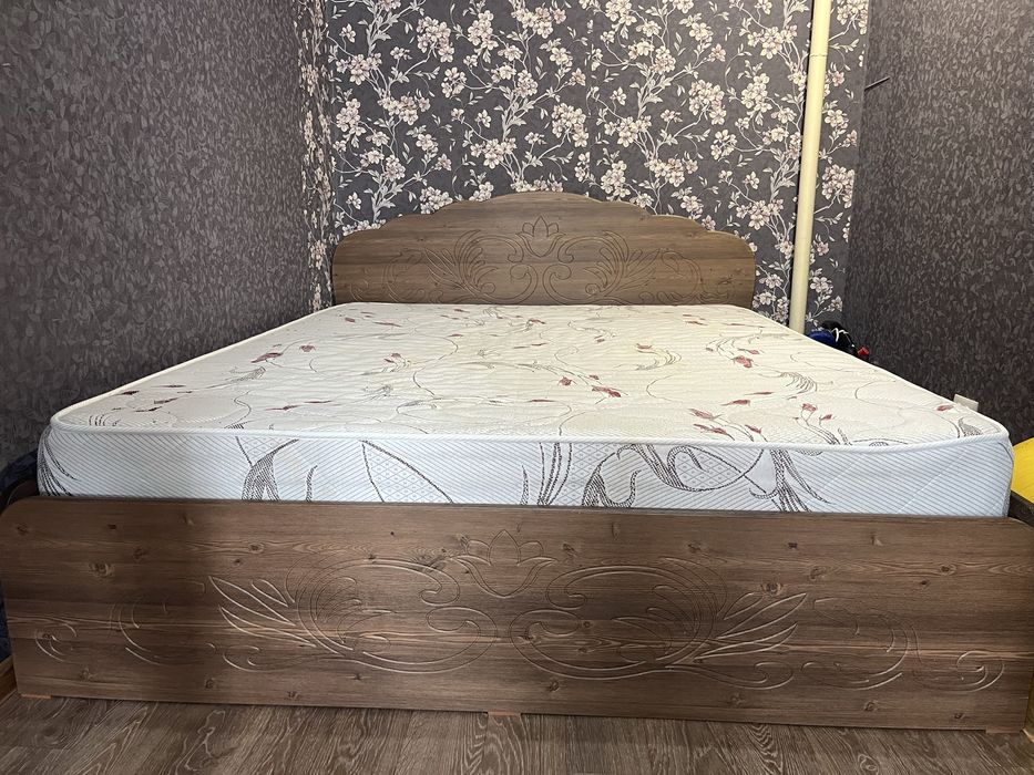 Кровать двухспальняя