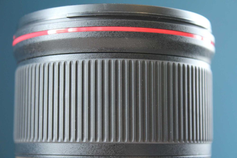Обектив Canon EF 16-35mm f/4 L IS USM