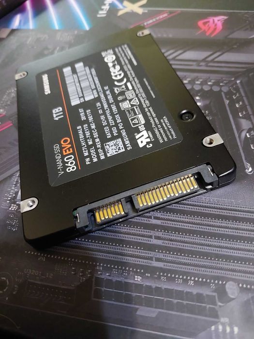 1TB SSD - SanDisk Ultra II , Samsung 860 Evo