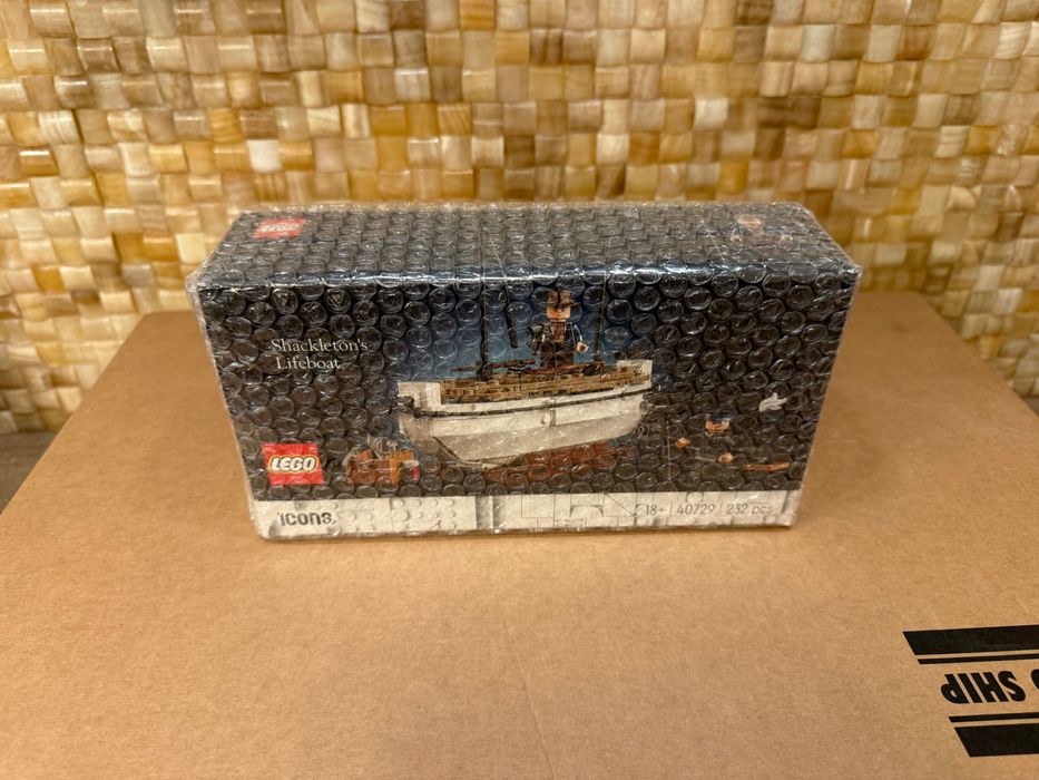 Lego shackletons lifeboat mint condition collectors grade