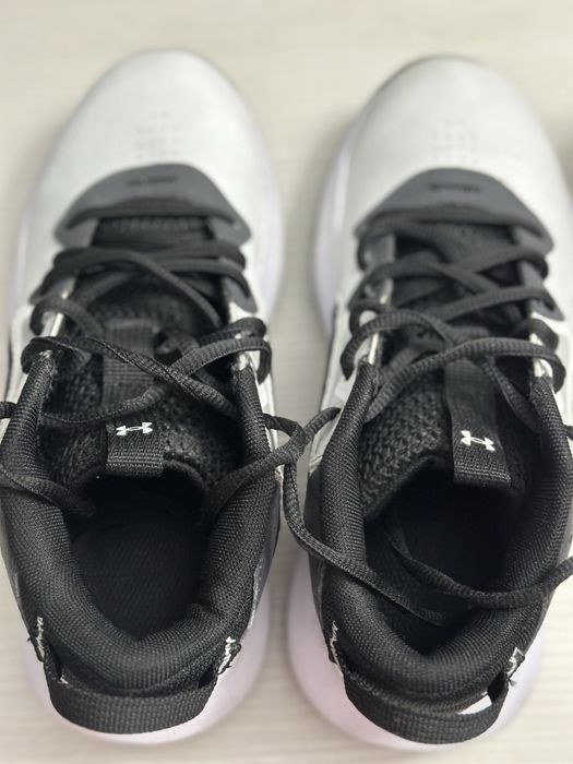 Продам кроссовки