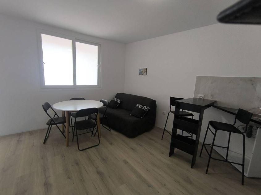 Дава се под наем Двустаен апартамент в Варна, Погреби - 44 кв.м за 420 € - Снимка #3