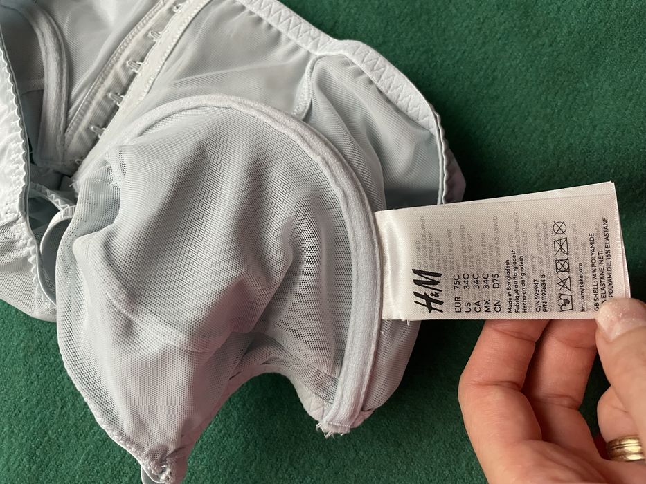 Bustiera necaptusita 75C noua