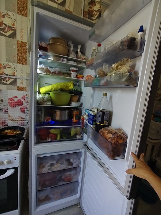 Продам холодильник Беко.