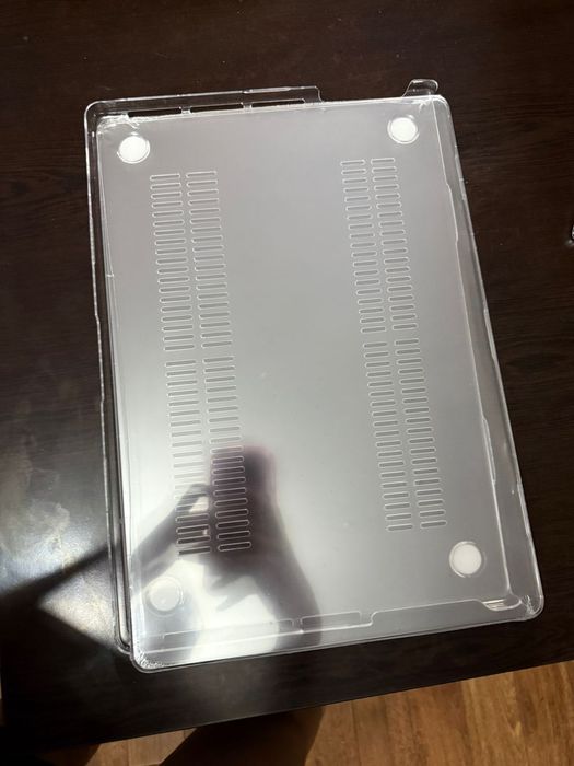 Продам чехол на Mac Book
