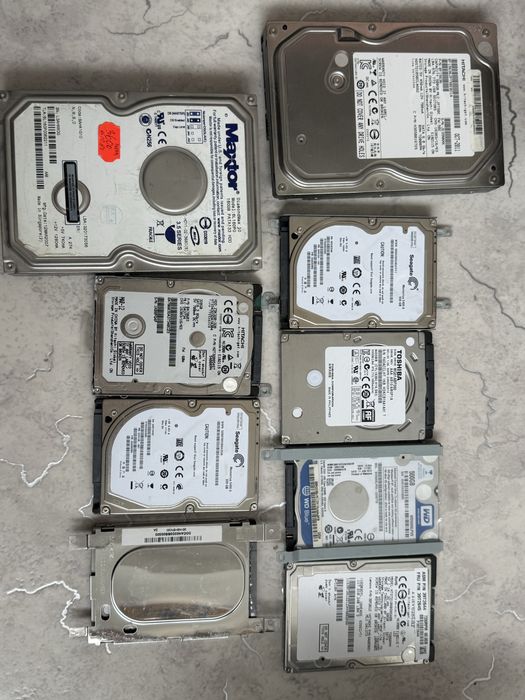 продам планшеты разные.