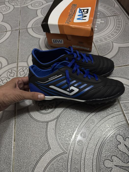 Pantofi sport fotbal