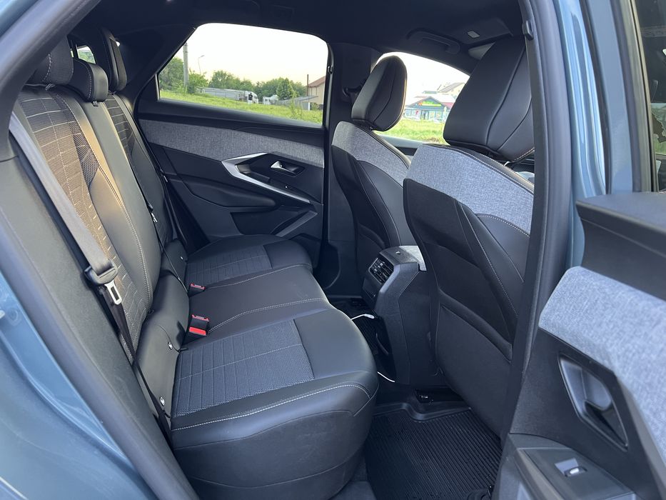 Peugeot 3008 ALLURE 1.2 HYBRID 136