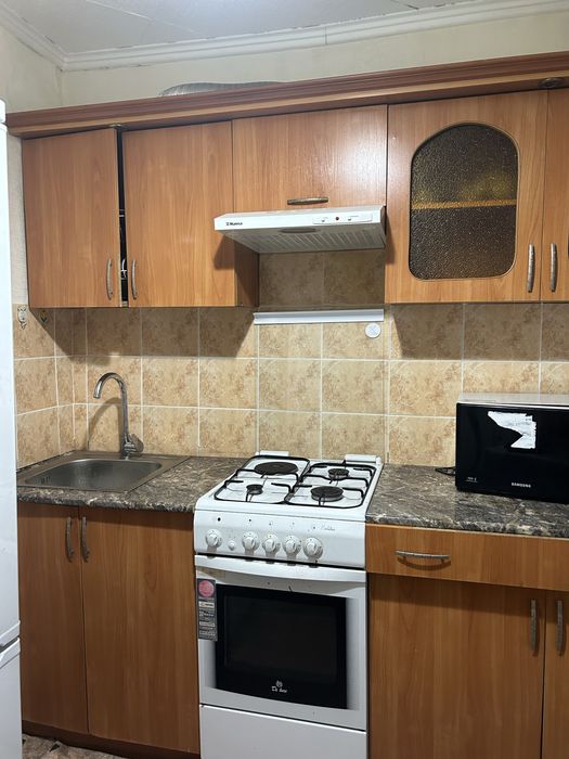 Продам кухонный гарнитур ,недорого