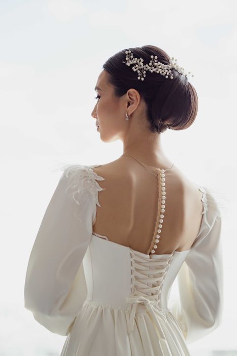 Продается свадебное атласное платье!