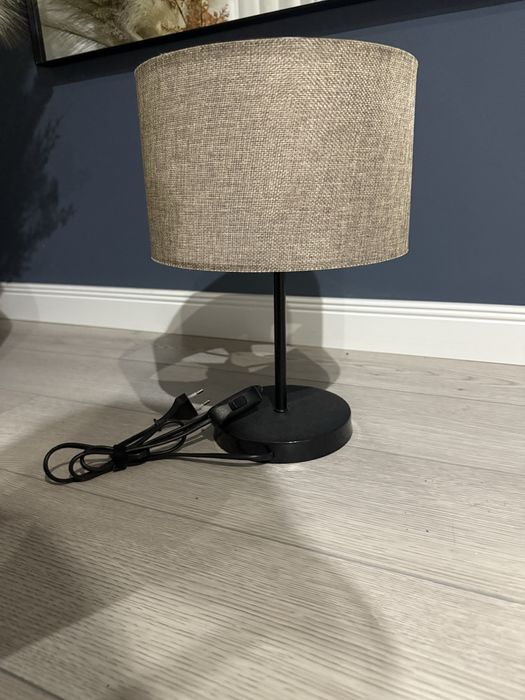 Vand 2 lampi ideale pentru noptiere