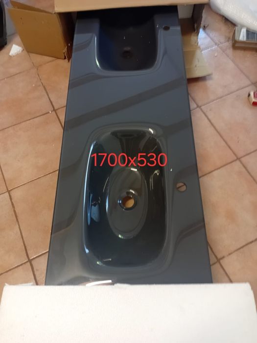 Lavoare din compozit si sticla