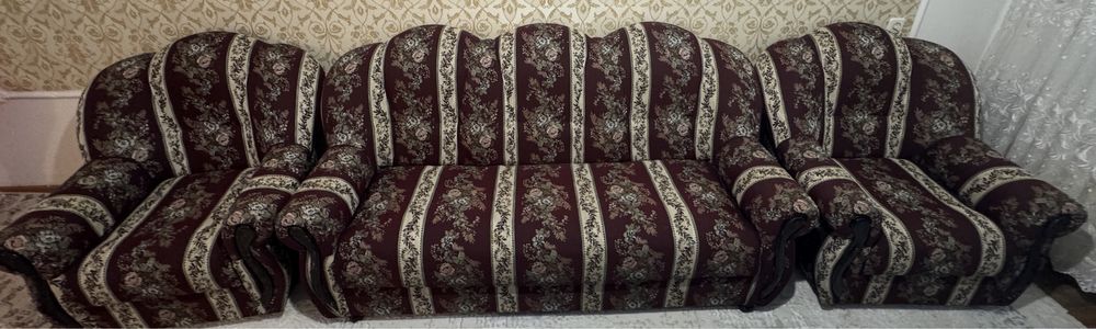 Диван в хорошем состоянии