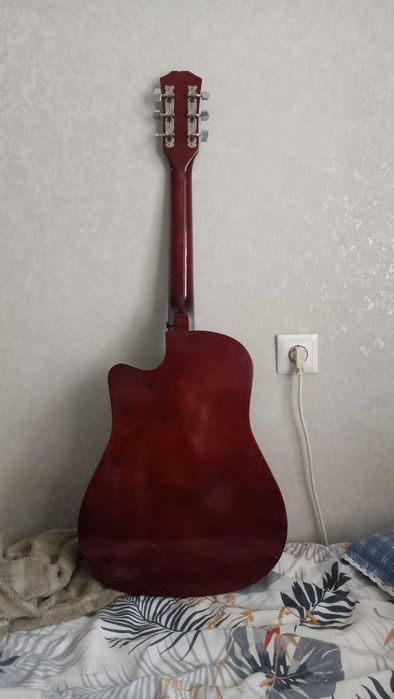 Акустическая гитара