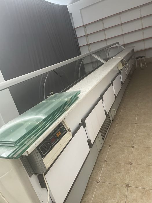 Продается холодильник для магазина