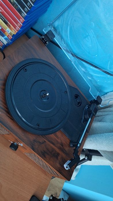 Грамофон с колони и Bluetooth