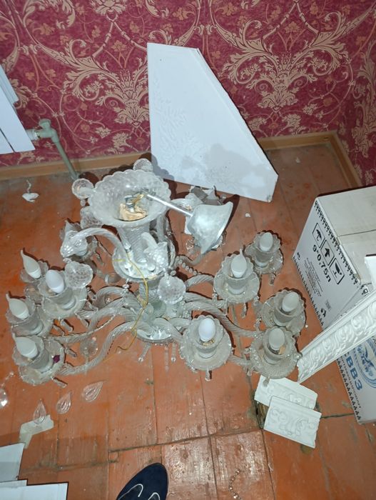 Продается люстра