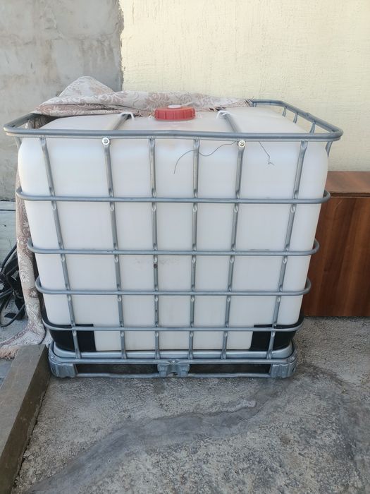 Продам Еврокуб тысяча литров