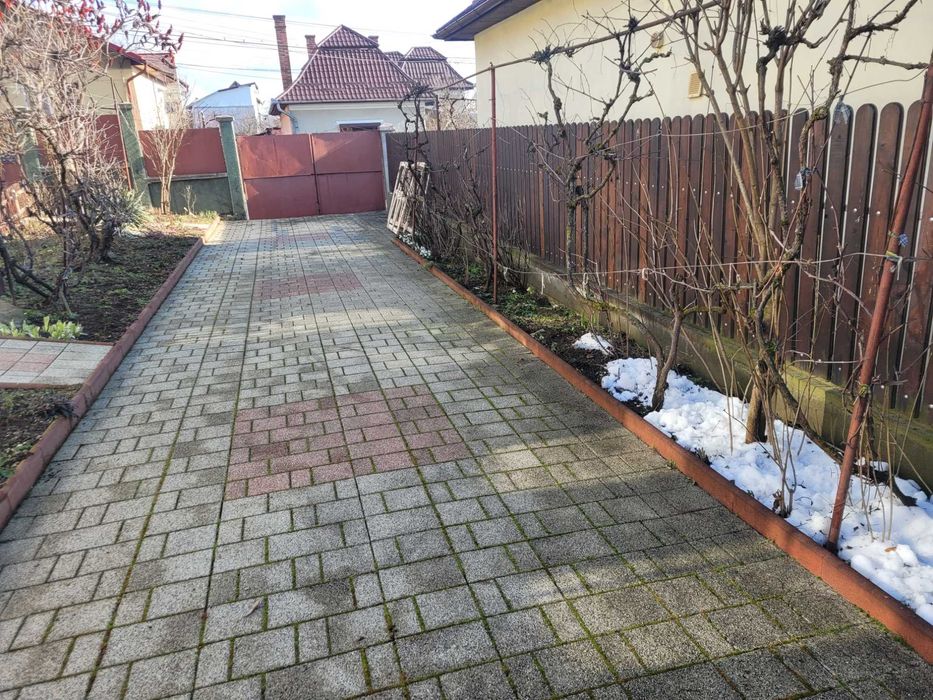 Vand casa zona dambul rotund