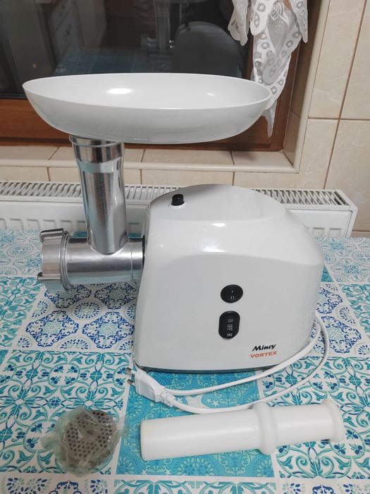 Vand mașina de tocat Vortex