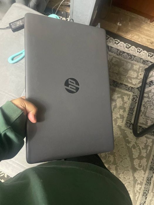 Продаю ноутбук Hp в идеальном состоянии работает отлично