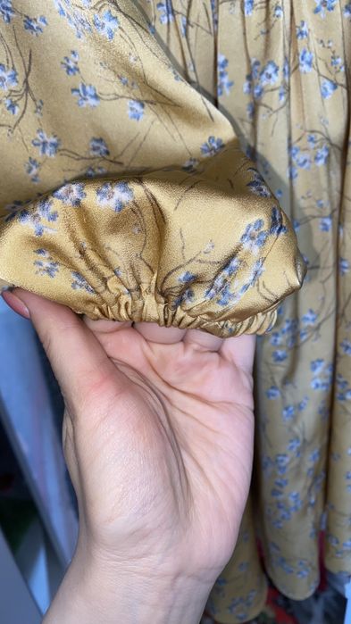 Платья одевалась всего один раз