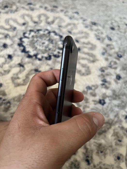 Продам айфон 7 на запчасти 10 к