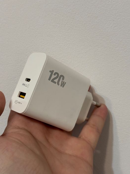 Încărcător GaN 120W, 2 porturi USB-C/A, cu adaptoare internaționale