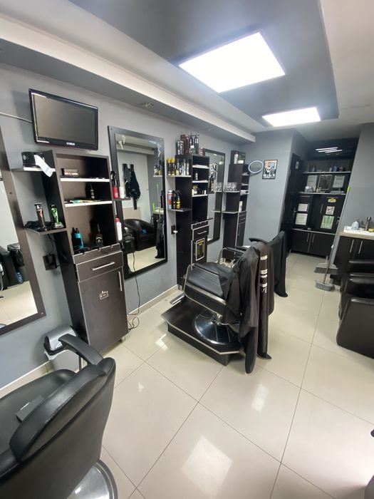 Inchiriez scaun frizerie ! blv unirii nr 18