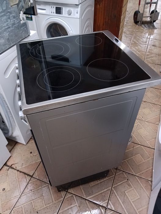 Иноксова  печка с керамичен плот VOSS Electrolux 2 години Гаранциия