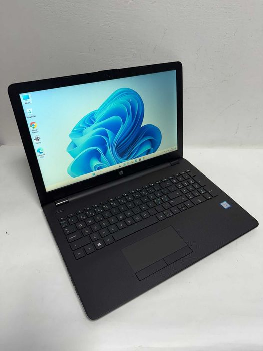HP Laptop 15-FHD-Core i5-8250U 3.4 GHz-8GB DDR4-SSD 256Gb Win 11-4ore