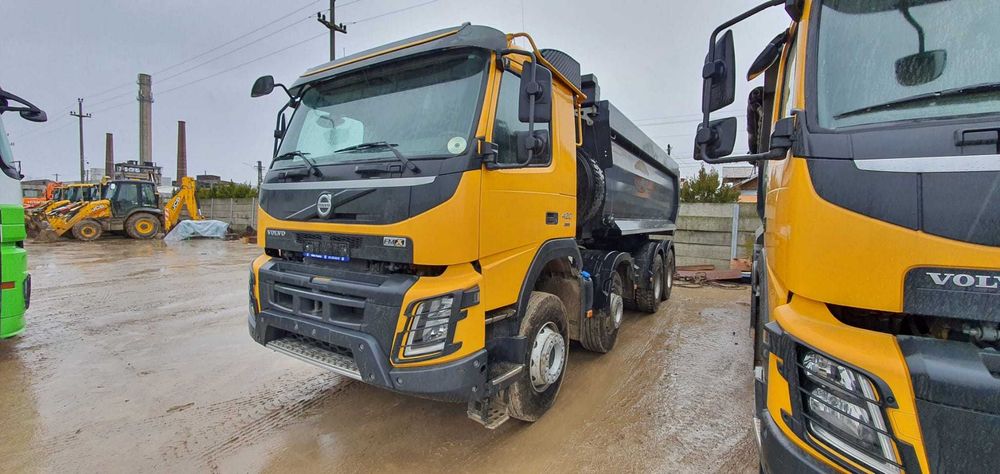 Vand Volvo 8x4 bascula