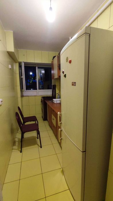 Apartament 2 camere, de inchiriat.