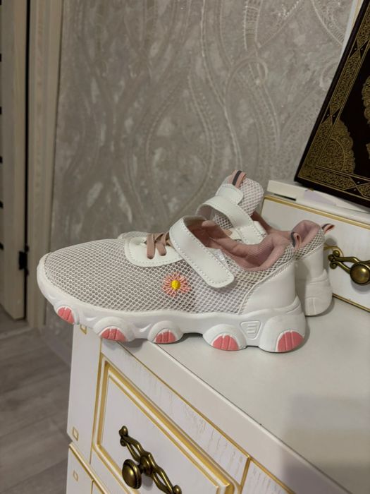 Новая обувь 34р летняя