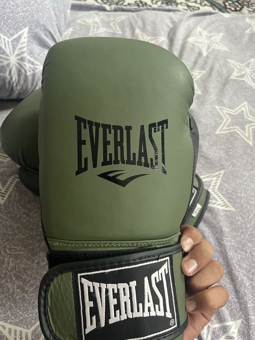 Boks perchatka sotiladi